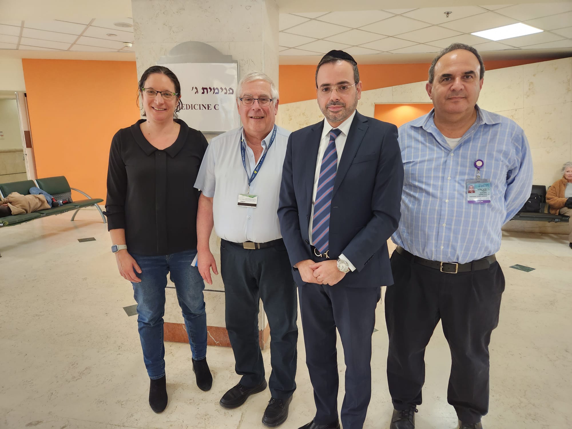 תמונה מהמפגש. מימין לשמאל: פרופ' האווי עמיטל, שר הבריאות, אוריאל בוסו, פרופ' אבישי אליס וד"ר חפציבה גרין. צילום: יח"צ