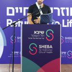 עידן עמדי במסיבת העיתונאים הבוקר. צילום: ערן לם